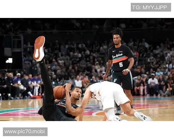 卡斯尔20分助力 马刺121-94大胜太阳 格林独得26分难救主